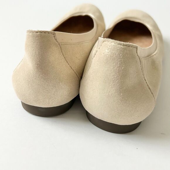 Vionic Anita Ballet Flat in Gold Suede Size 6.5 - Picture 4 of 7